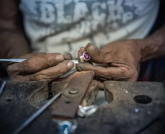 Diamant d'artisan Sri Lanka